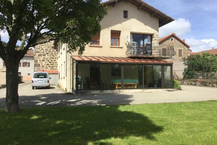 Apartment 4/5 pers with veranda near swimming lake, in the heart of the Monts d'Ardèche