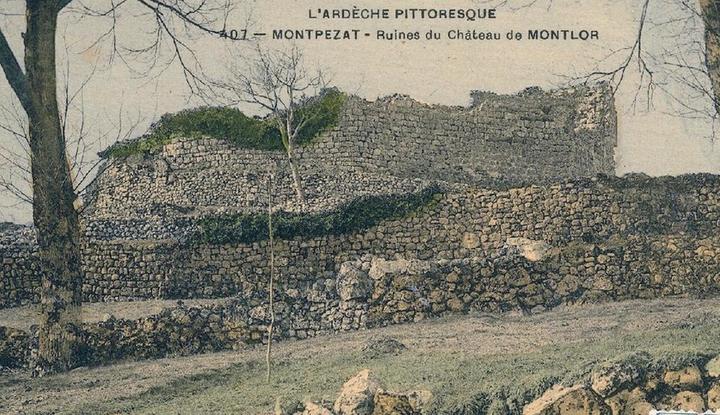 Ancienne carte postale des ruines du Château de Montlaur ©mairiemontpezatsousbauzon Ancienne carte postale des ruines du Château de Montlaur ©mairiemontpezatsousbauzon