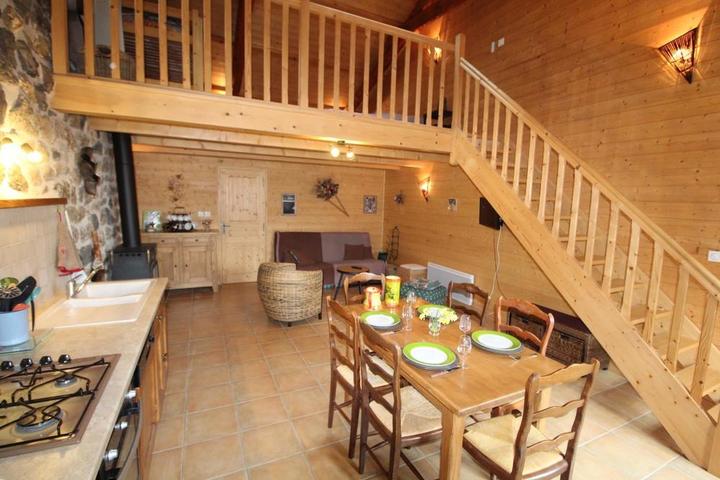 Séjour salon avec chambre mezzanine