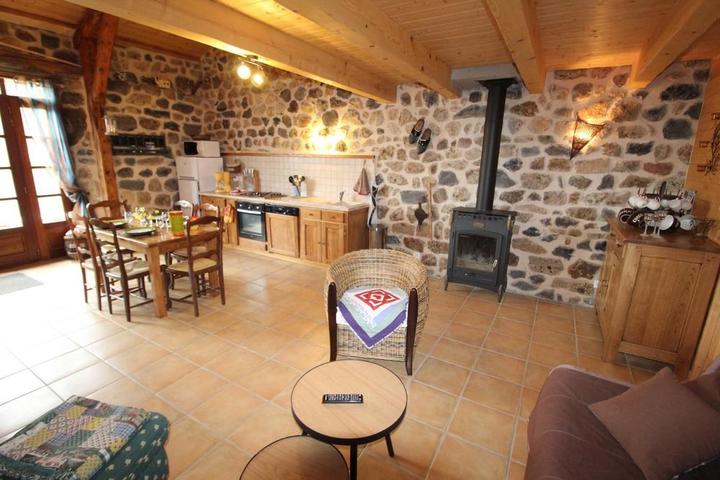 Séjour salon avec chambre mezzanine