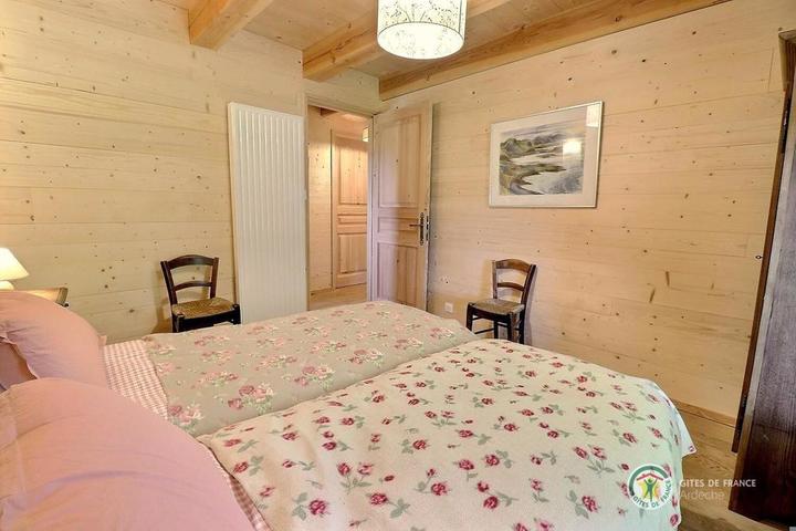 Chambre 2 avec lit en 160 cm modulable en 2 lits