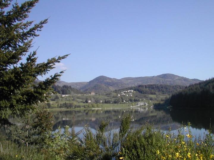 Lac de Saint martial Lac de Saint Martial
