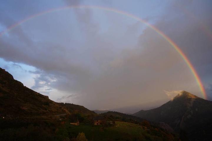 La borne Arc en ciel paysage