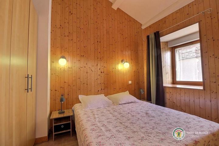 La chambre lit de 160