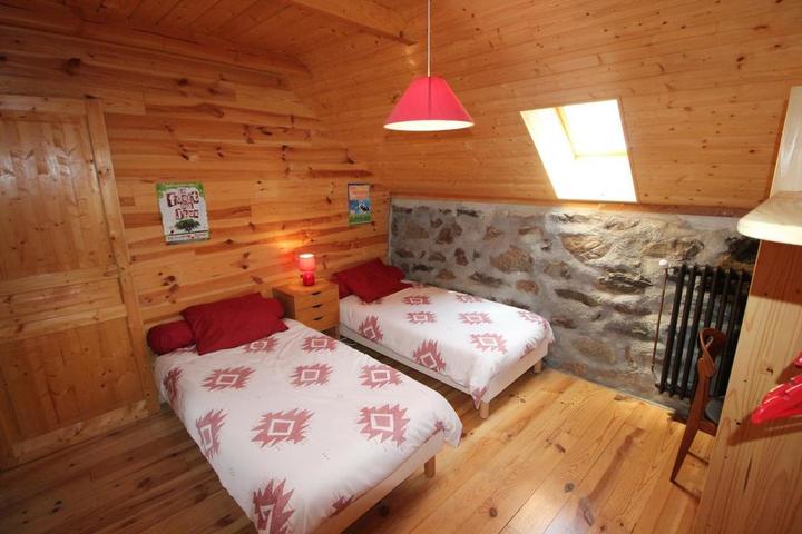 Chambre avec 2 lits en 90, esprit montagne