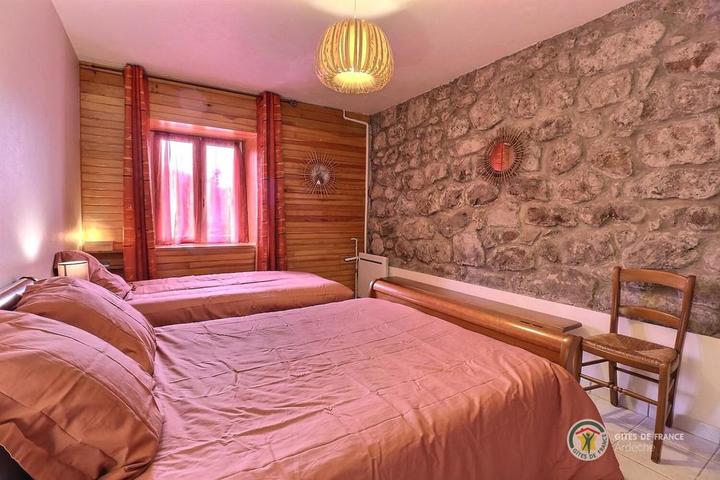 La chambre avec 1 lit en 140 et 1 lit en 90