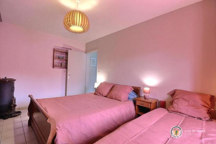 La chambre avec 1 lit en 140 et 1 lit en 90